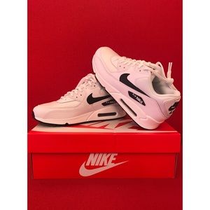 NWT Nike Air Max 90 - size 8.5